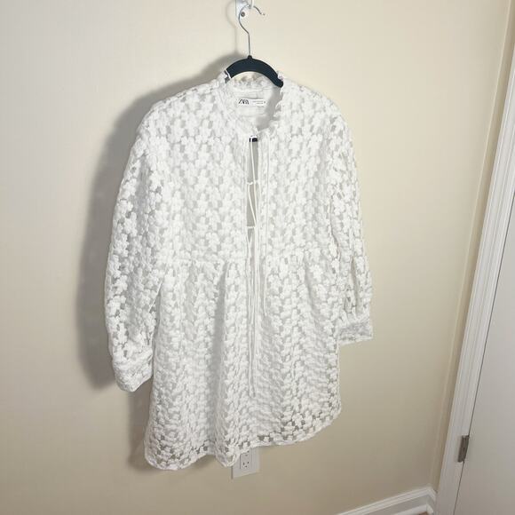 Zara Textured Weave Mini Viral White Dress Size Medium Boho Floral - Picture 9 of 13